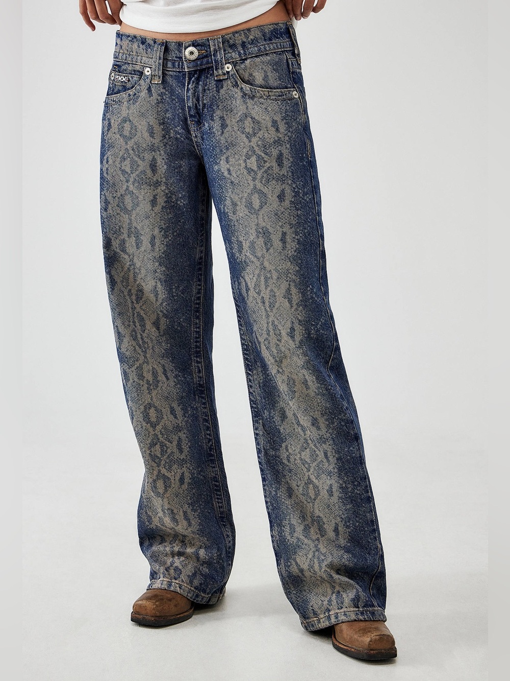 BDG Kayla Lowrise Snake Print Wide Leg Jean Blue Snakeskin Y2K Low Rise Size 30 - Picture 1 of 13